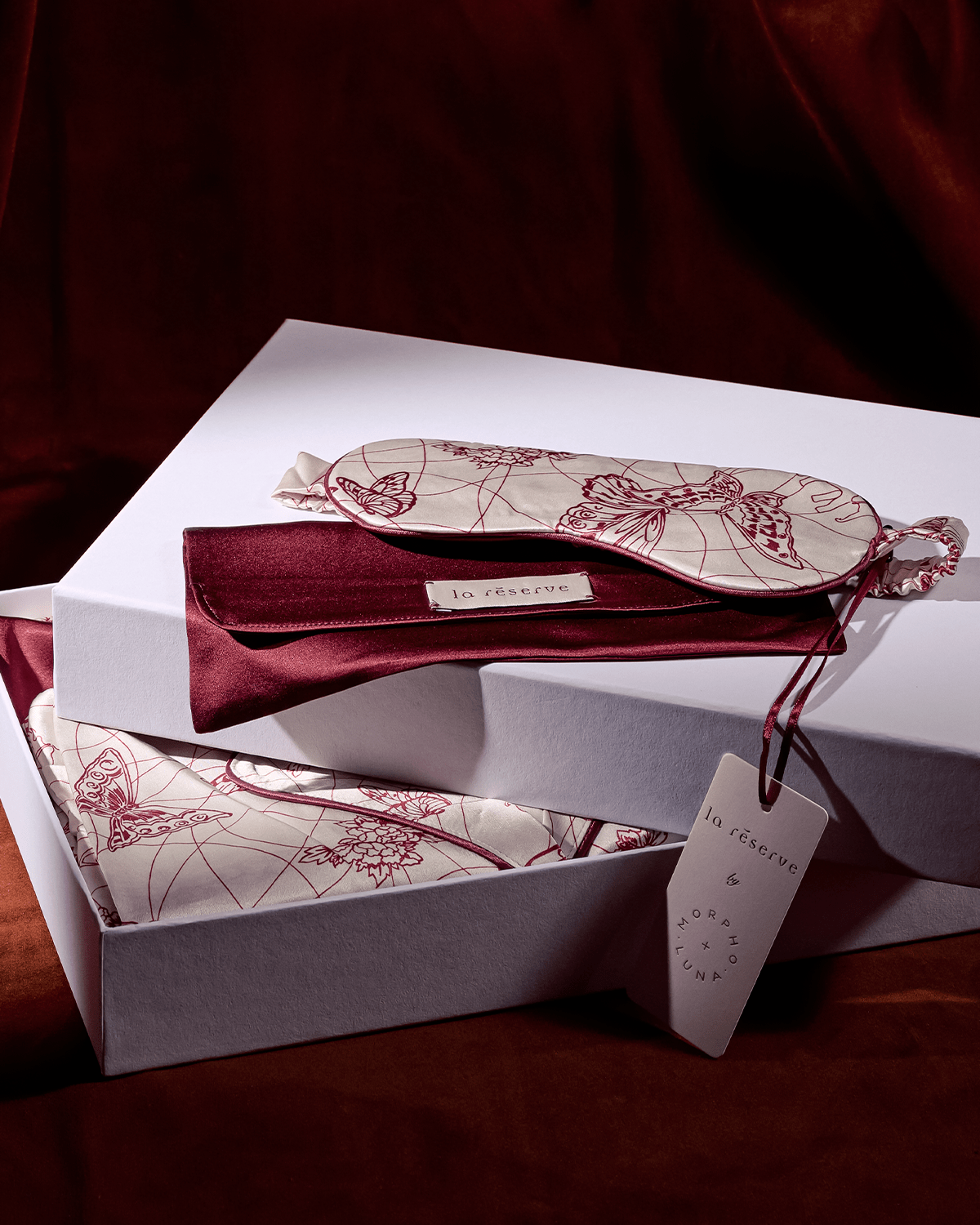 Ensemble pyjama et masque de sommeil « Suite 504 » - La Réserve Boutique