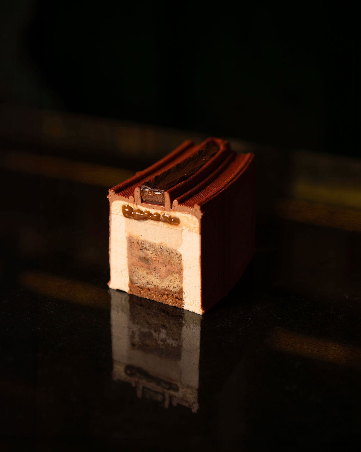 Bûche de Noël Signature - La Réserve Paris - La Réserve Boutique