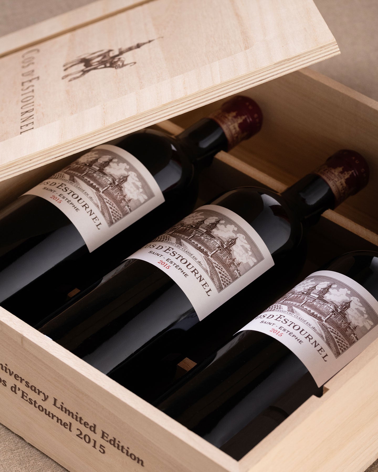 Cos d’Estournel 2015 – Coffret Édition Limitée (3 bouteilles) - La Réserve Boutique