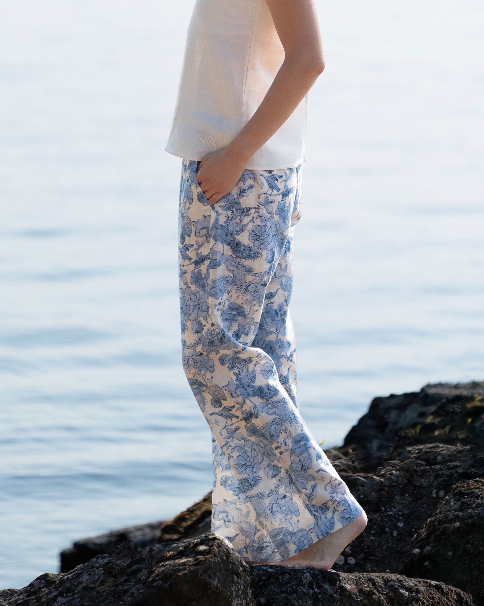 Pantalon de pyjama en coton & lin « Riviera Flora » - La Réserve Boutique